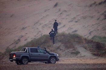 Gendarmes franceses patrullan las zonas