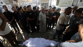 Un muerto y varios heridos en diez ataques israelíes en Gaza a pesar del alto el fuego
