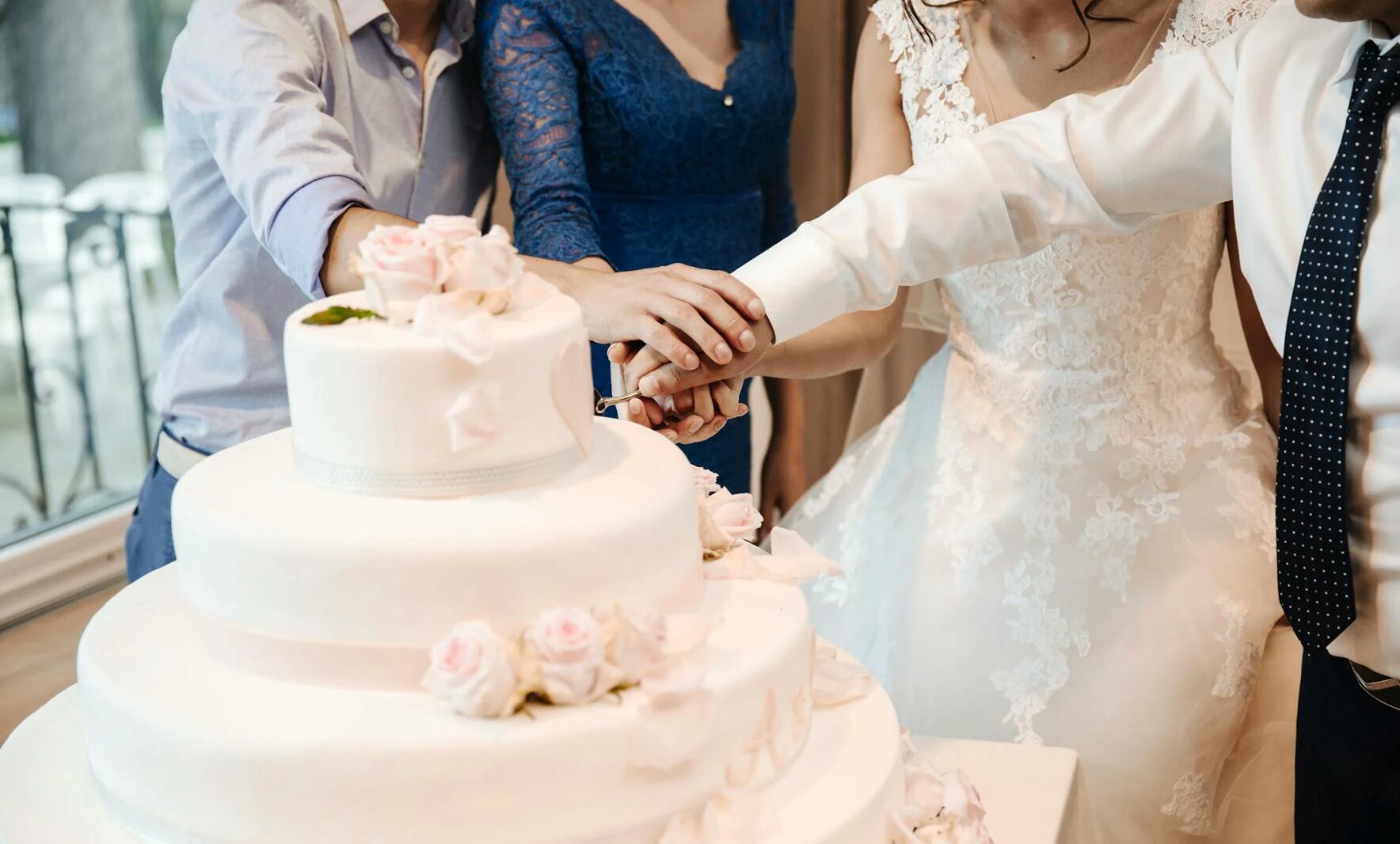 Casarse ya no es una decisión temprana: cada vez más parejas esperan consolidar estabilidad económica antes de formalizar su unión. Fuente: Imagen ilustrativa Pexels