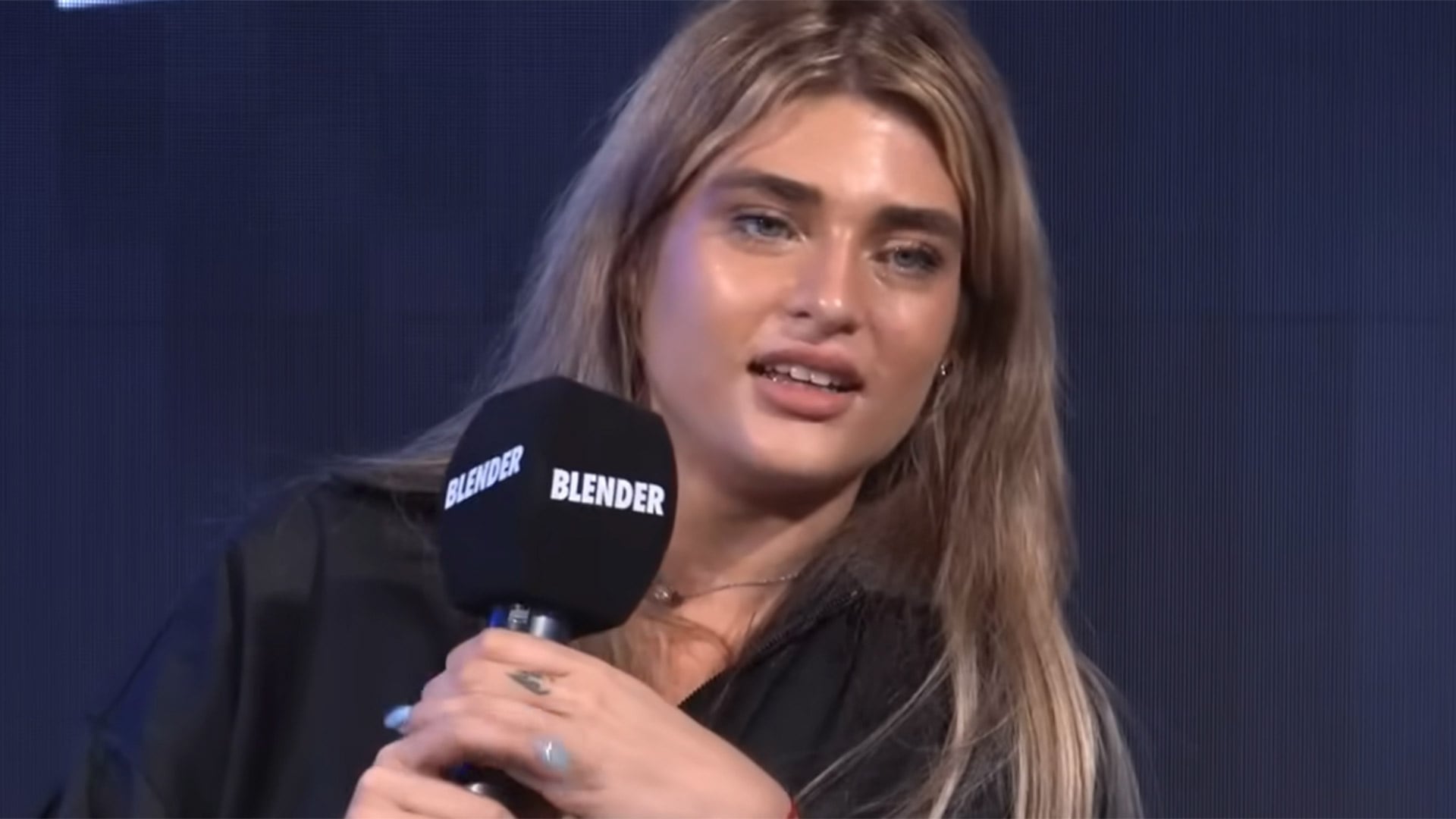 Marta Fort en la imitación a su papá