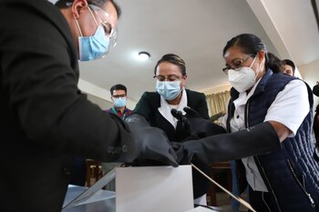 El mismo juez abrió la