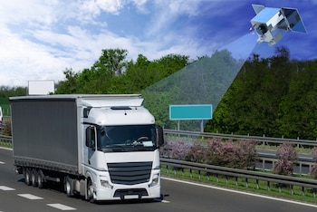 Las estrategias de seguridad logística empiezan a combinar herramientas de monitoreo en tiempo real, análisis predictivo, geolocalización, trazabilidad y protocolos específicos de prevención según tipo de carga, rutas e itinerarios (Imagen: Shutterstock)