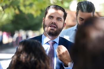 09/09/2024 El presidente de Iustitia Europea, Luis María Pardo, a su salida de los juzgados de Plaza de Castilla tras declarar contra Begoña Gómez en calidad de acusación popular, a 9 de septiembre de 2024, en Madrid (España). El abogado y presidente del partido político Iustitia Europea, que se presentó a las elecciones europeas del pasado 9 de junio, ha sido citado a declarar ante los Juzgados de Instrucción de Plaza de Castilla.
POLITICA
Gustavo Valiente - Europa Press