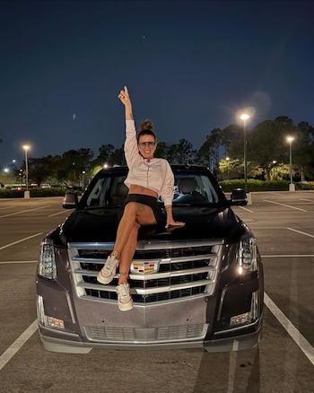 Siempre con mucho humor, Flor