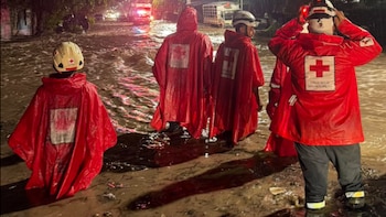 Inundaciones por fuertes lluvias causan estragos en el occidente de El Salvador dejando varias familias evacuadas