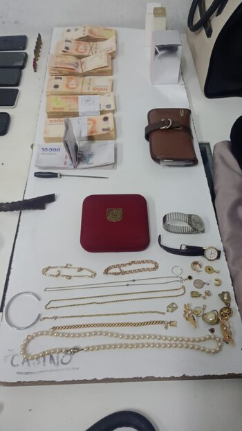 Parte de los elementos robados