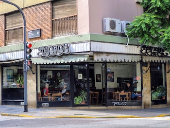 El Café Harvard queda en