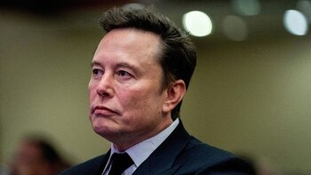 Elon Musk arremetió contra el