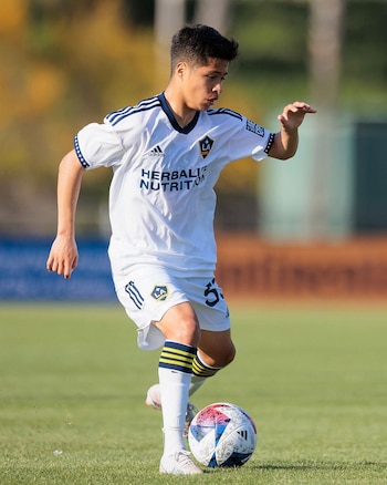 El joven futbolista "mexicoamericano" Álex