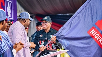 El empresario Peter Obi fragmenta a la oposición nigeriana con el anuncio de su candidatura a la Presidencia