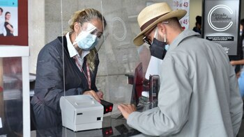 488,000 commercial registrations were renewed