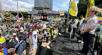 El cantante caleño Julio Nava