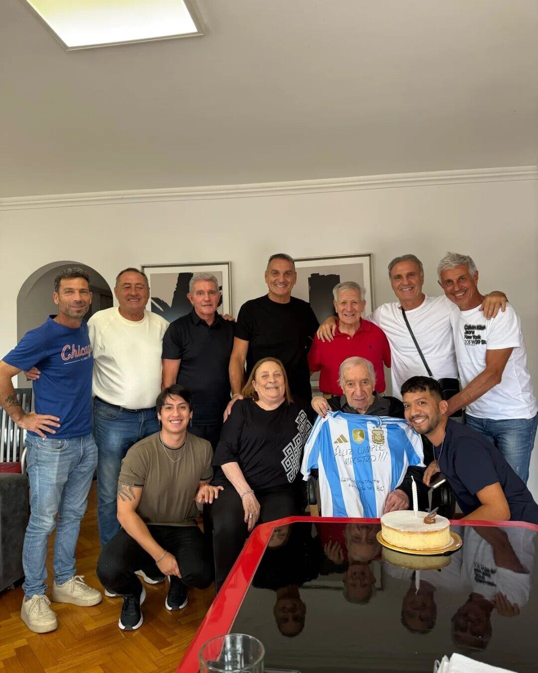 La reunión del 16 de marzo, día en que Carlos Bilardo cumplió 87 años