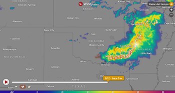 El sistema tormentoso formó parte de un patrón climático severo que afectó a las Llanuras del centro y sur de Estados Unidos. (Crédito: Windy.com)