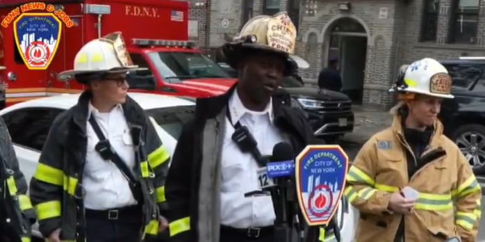 La investigación sobre la causa del incendio que devastó a la familia Parks-Harris sigue abierta, según el FDNY (@TheNewsTrending)