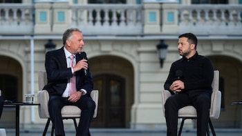 Zelenski dice que el enviado de EEUU viaja el miércoles a Rusia para lograr una reunión "trilateral" de líderes