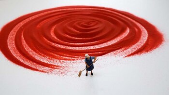 "La barrendera" de Liliana Porter