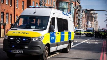 La Policía de Reino Unido detiene a dos hombres acusados de incendiar ambulancias de una organización judía