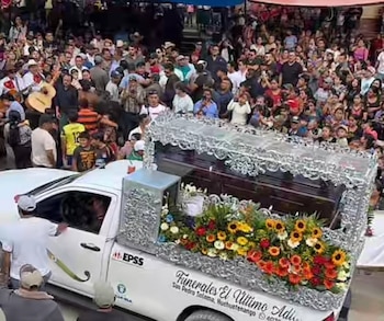 Familiares y amigos acompañaron en caravana el regreso del cuerpo de Jesler Palacios a Santa Cruz Barillas.
(Cortesía: Redes sociales)