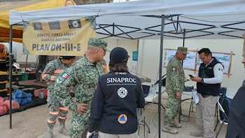 Equipos de rescate trabajan para liberar a mineros atrapados en Rosario, Sinaloa. (X @CNPC_MX)