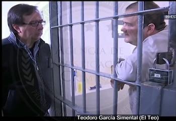 "Z-42", "El Teo" y "La Bestia" relatan en Operación Cisne Negro cómo una obra de impermeabilización ordenada semanas antes de la fuga sirvió para ocultar el ruido de la construcción del túnel por el que se fugó El Chapo. (Nmás)