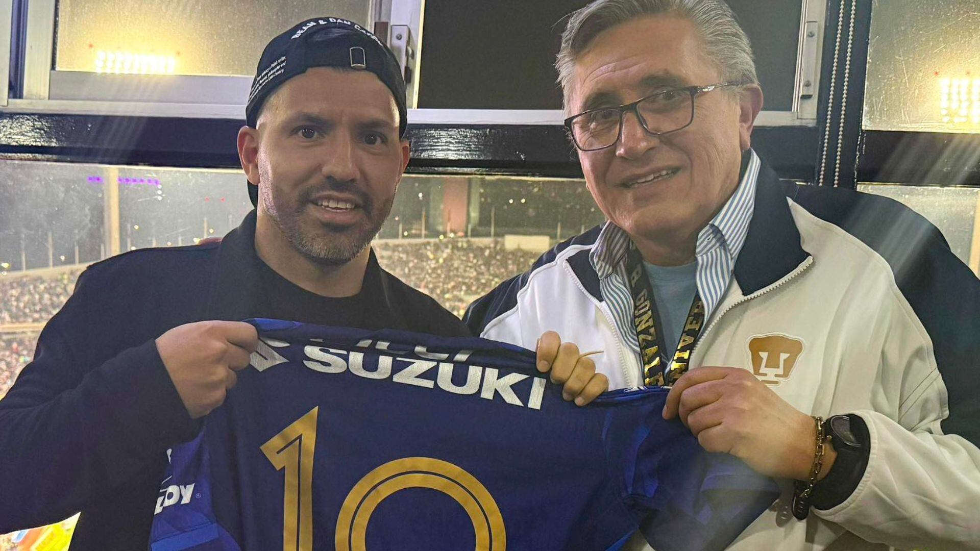 El homenaje al argentino desató críticas entre figuras históricas del club.