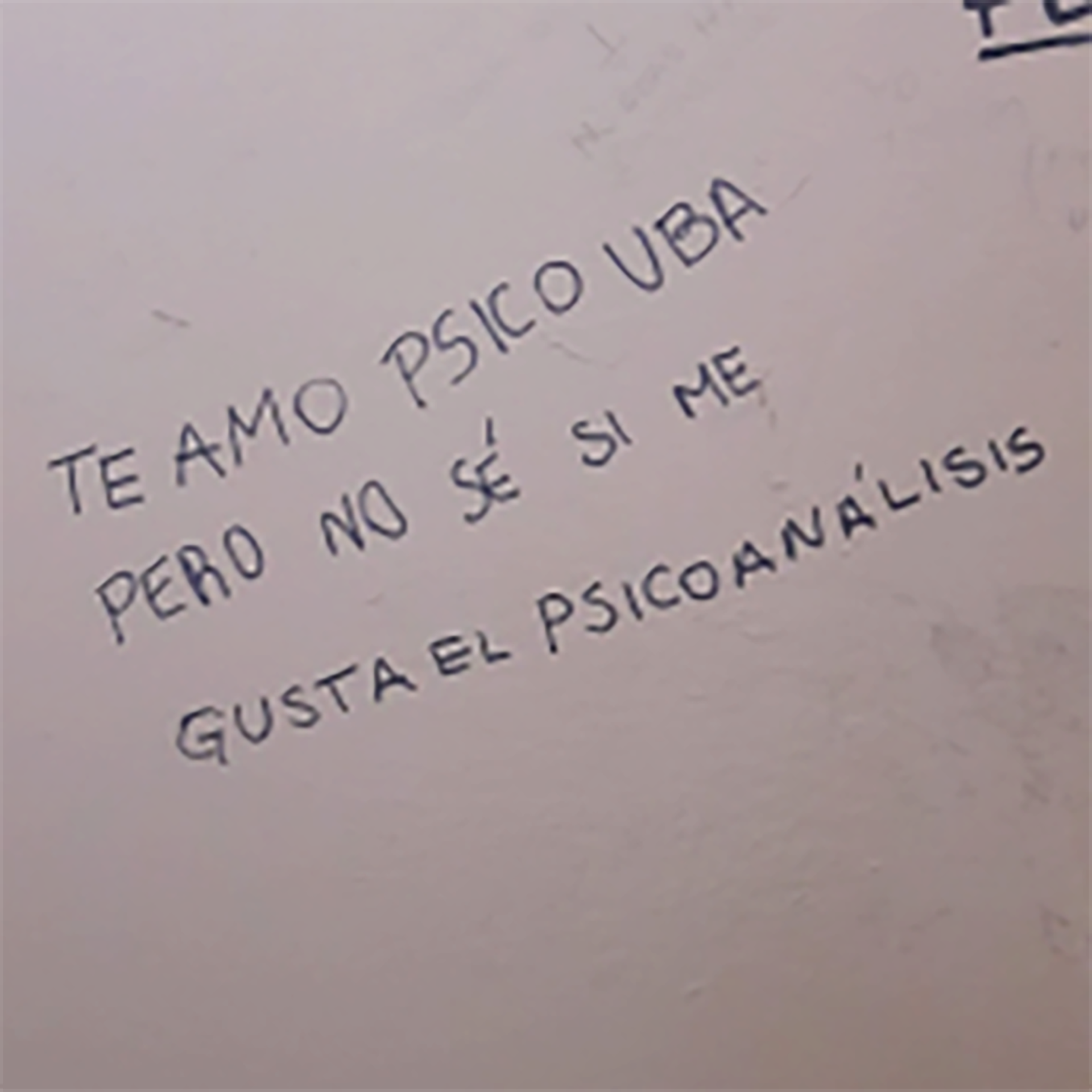 “Ese espacio íntimo permite revelar algo del orden de lo no dicho. Surge una posibilidad para decir y para saber qué piensan otros