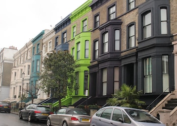 Los vecinos pintan sus casas