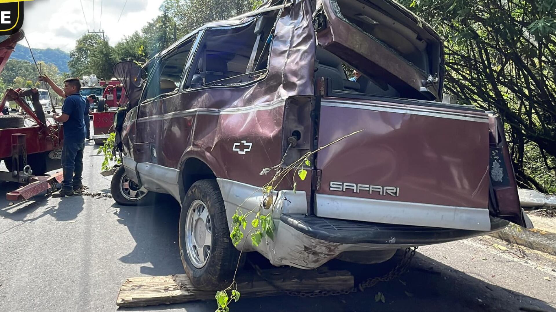 Dos muertos y al menos 20 heridos por choque de dos vehículos cerca del Santuario de Chalma