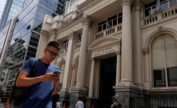 FOTO DE ARCHIVO: Un hombre