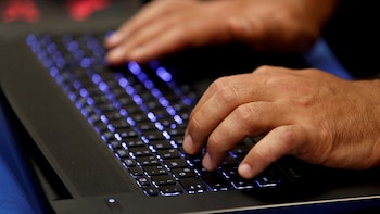 Google demanda a red de ciberdelincuentes de China que usó IA para estafar a “cientos de miles de víctimas”
