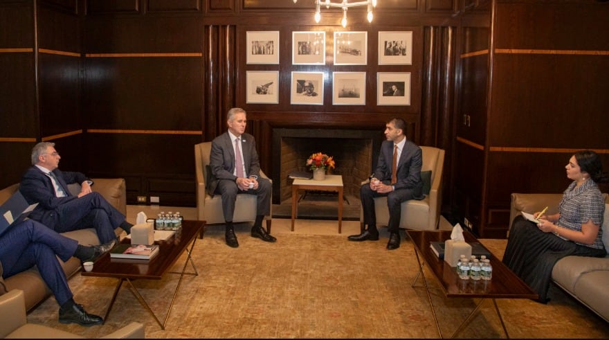 Reunión bilateral entre Pablo Quirno y el ministro de Comercio Exterior emiratí Thani bin Ahmed Al Zeyoudi (Pablo Quirno en X)