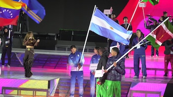 Así fue el ingreso de la delegación argentina en la espectacular ceremonia de apertura de los Juegos Suramericanos Santa Fe 2026