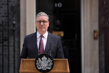La dimisión de Keir Starmer y la crisis del Gobierno laborista impulsaron el ascenso de Andy Burnham en el Reino Unido. (AP/ARCHIVO)