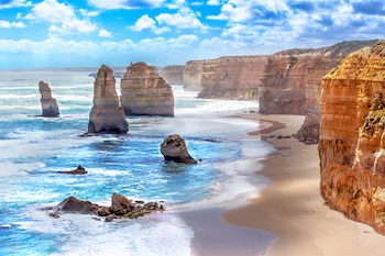 Aunque Australia entró en el número seis de la tabla, en Sitios Naturales del Patrimonio Mundial, Australia fue galardonado con el primer puesto. Desde la mundialmente famosa Gran Barrera de Coral en la costa este hasta Ningaloo en la costa oeste, y desde el Parque Nacional Kakadu en el norte hasta el desierto de Tasmania en el sur, Australia cuenta con sitios increíbles en cada rincón del país