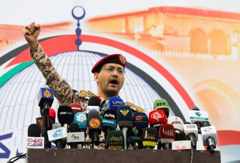 El vocero de las milicias hutíes Yahya Sarea anunció los ataques del grupo proiraní a los barcos mercantes (REUTERS/Khaled Abdullah)