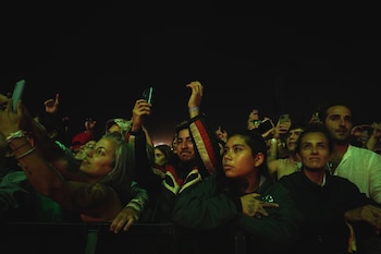 La noche se tiñó de