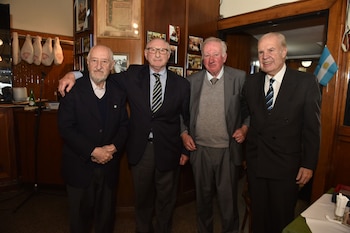 Cherquis y Julio Ricardo durante un reconocimiento del Círculo de Periodistas Deportivos, en 2018 (Foto Guillermo Llamos)