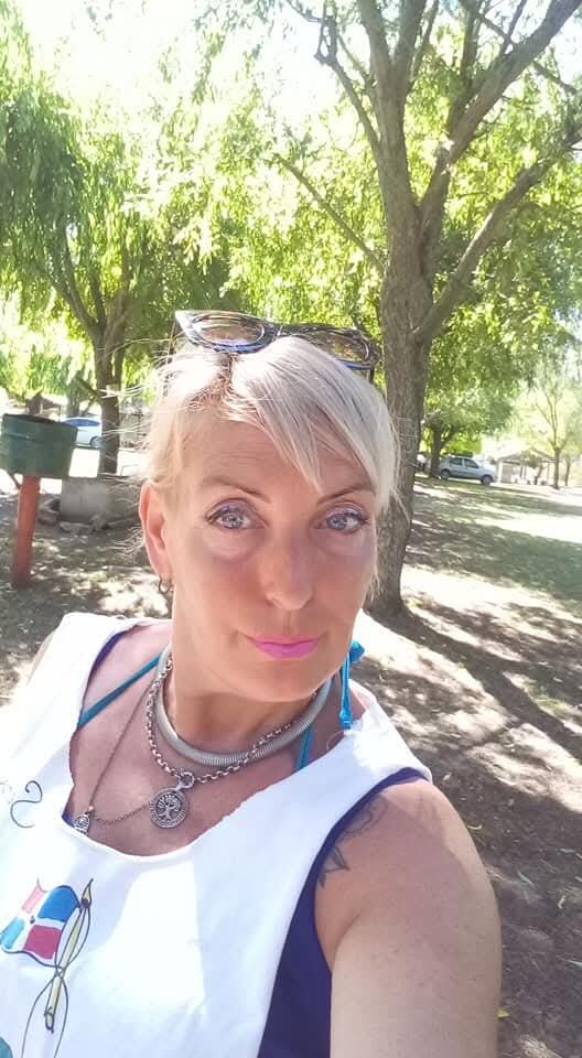 Hoy Andrea es Perito Forense y trabaja en Poder Judicial de la provincia de Buenos Aires. Además, es madre de cuatro hijos y abuela de cuatro nietos. Sigue siendo fanática de Queen como en la adolescencia