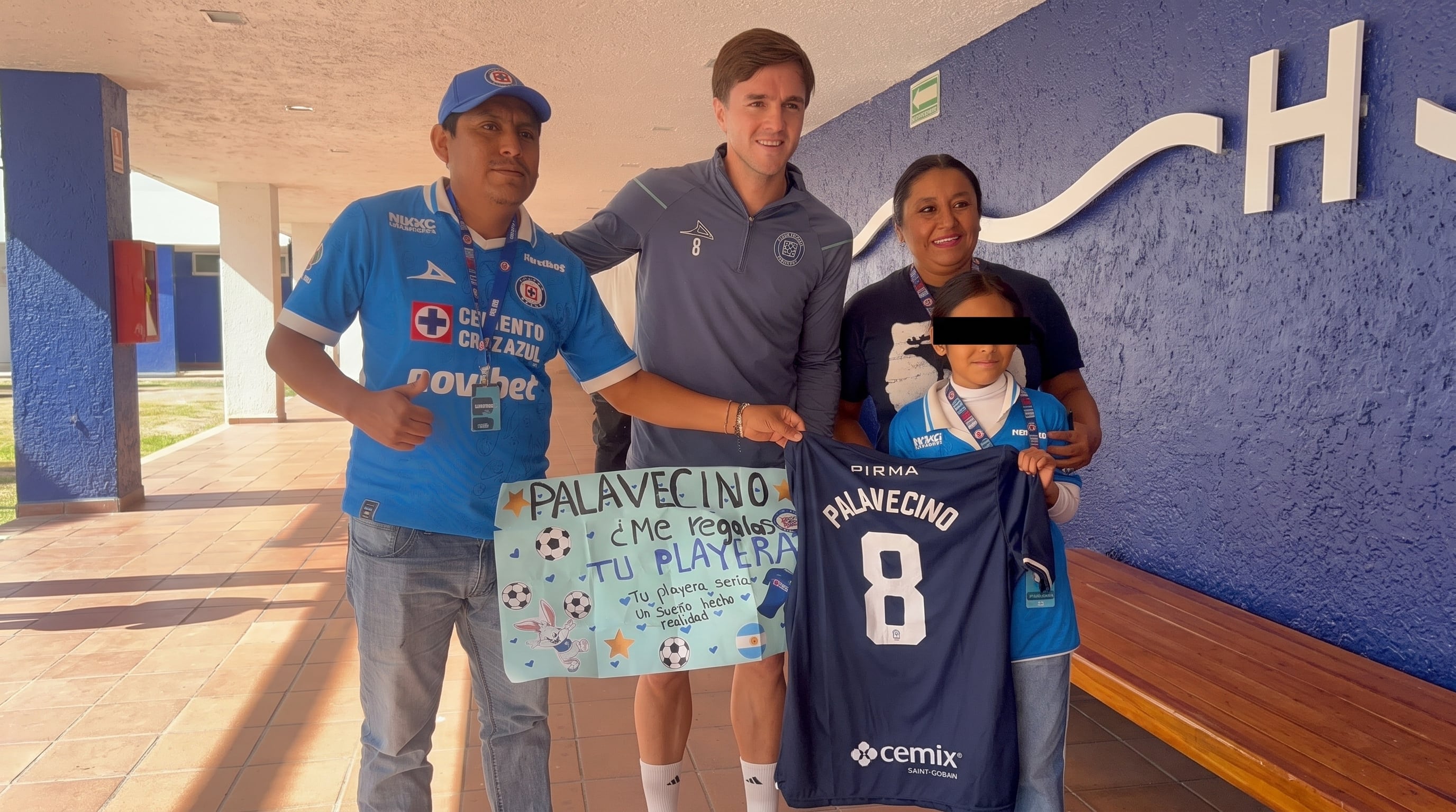 Cruz Azul cumple el sueño de una niña luego que le fue negada la entrada al estadio de Pachuca