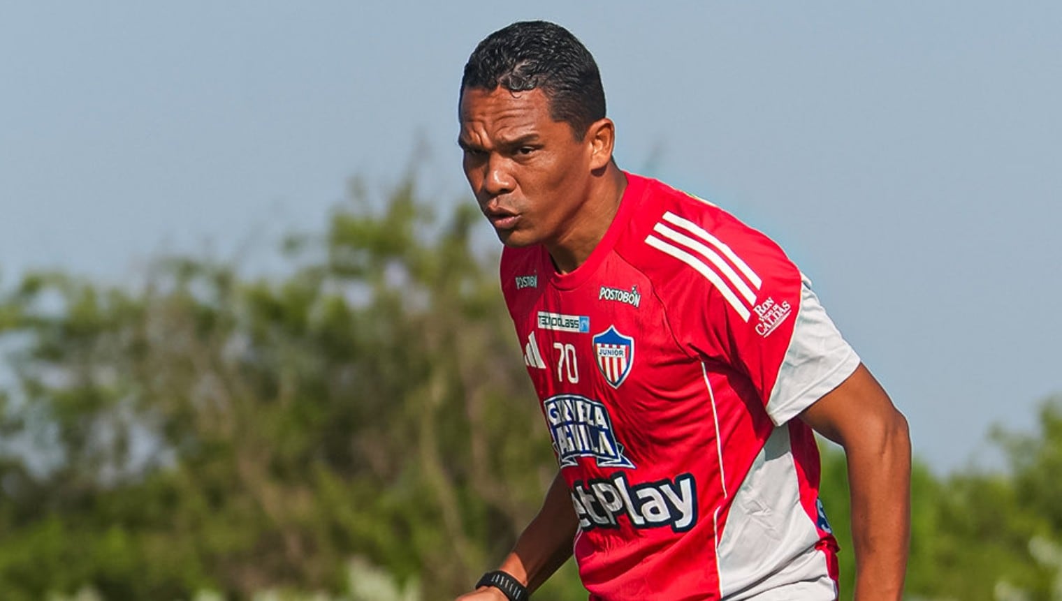 Carlos Bacca no jugaba un partido desde el 4 de junio de 2025, esperando nueve meses por una rotura del tendón de Aquiles - crédito Junior FC
