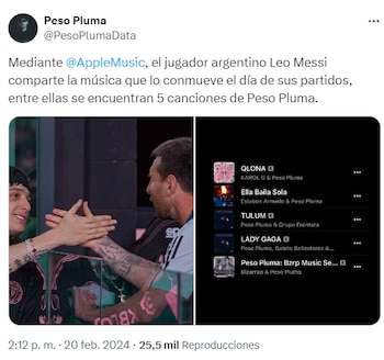 Peso Pluma escucha a Messi