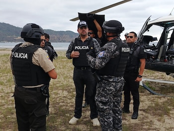 El ministro del Interior, John