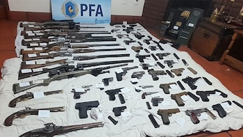 Indagaron a los 13 acusados de integrar la banda que desviaba armas al mercado negro
