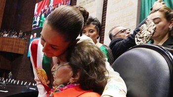 Ifigenia Martínez presidió la sesión