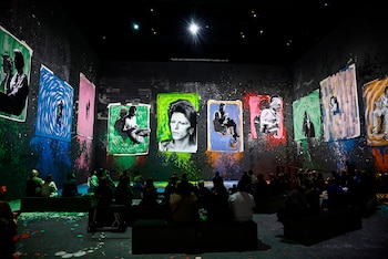 El espectáculo multimedia presenta material inédito y entrevistas poco conocidas de David Bowie, profundizando en su vida y obra