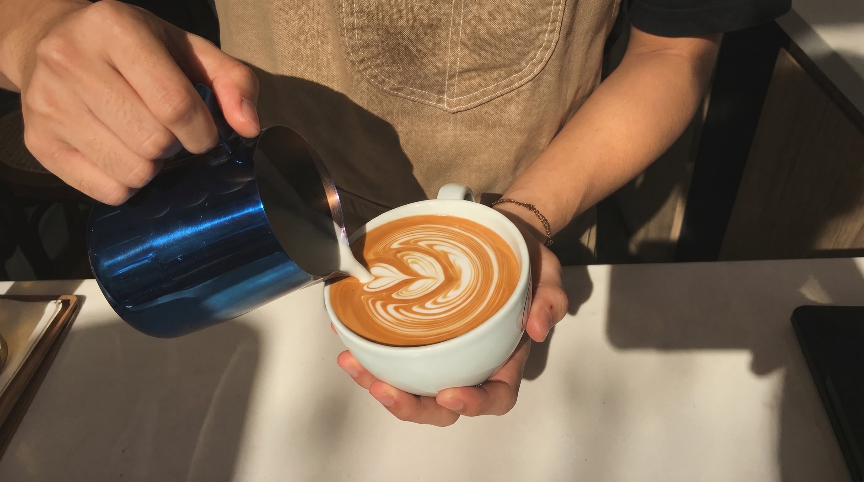 Las nuevas recetas de café apuestan por opciones menos azucaradas y sabores innovadores. (Imagen Ilustrativa Infobae)