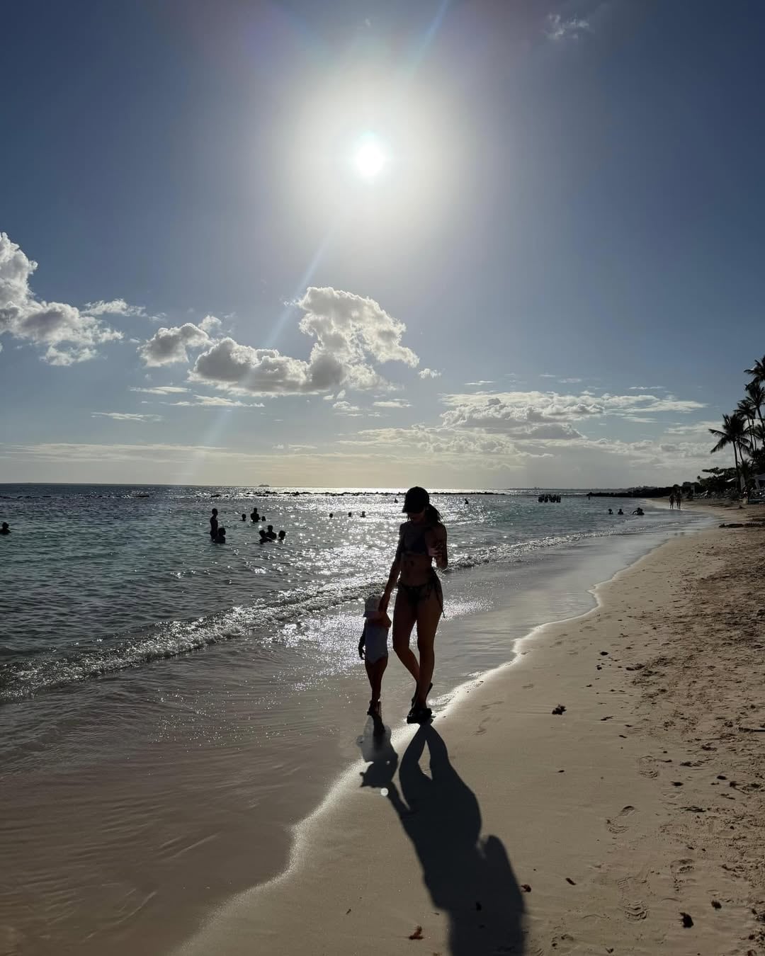 Cazzu y su hija Inti comparten un tierno momento. (Cazzu / Instagram)