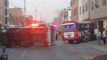 Choque entre dos buses dejó