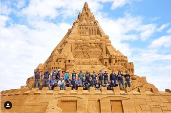 El equipo de 30 escultores